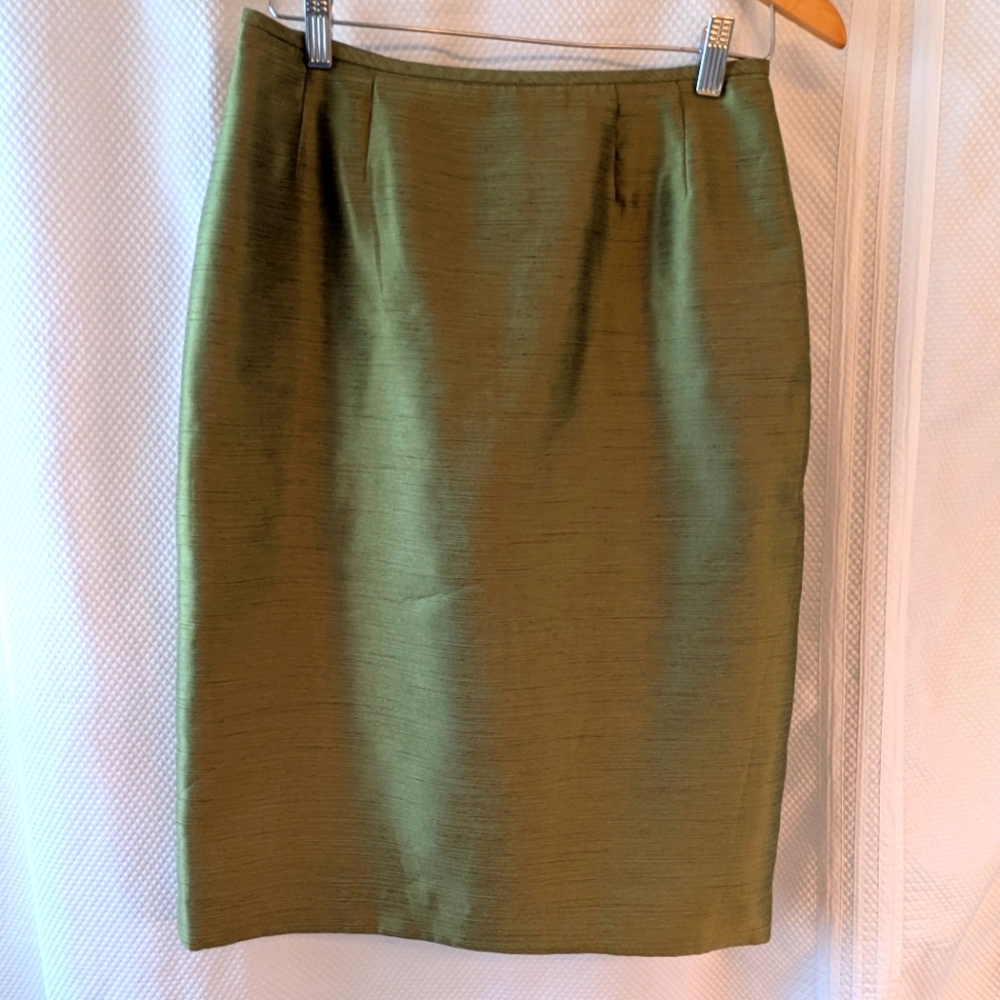 Shimmery green pencil skirt - size 6 (measurements below)